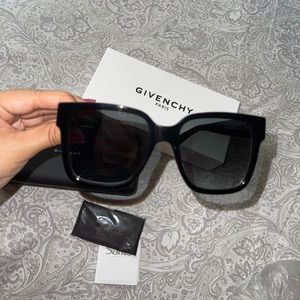 ❌SOLD❌ Givenchy 53mm Sunglasses